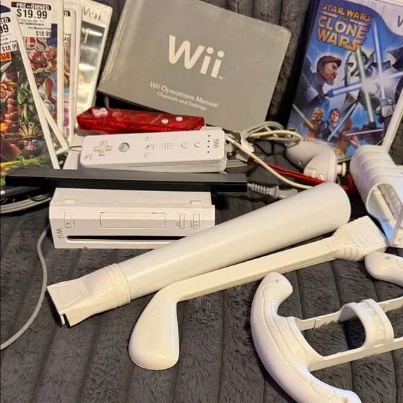 Nintendo Wii Console Bundle w/ 2 Remotes and TONS of extras/8 games WORKS GREAT - Picture 3 of 13